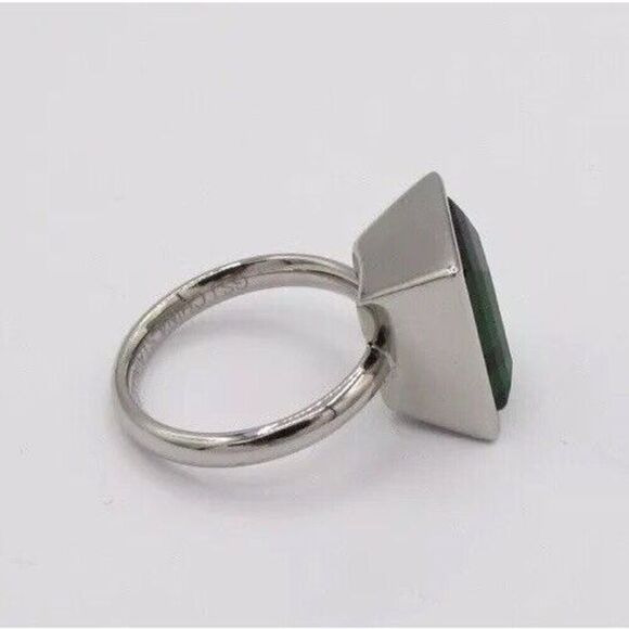 Large Cocktail Synthetic Emerald Ring Size 7 - Picture 3 of 3